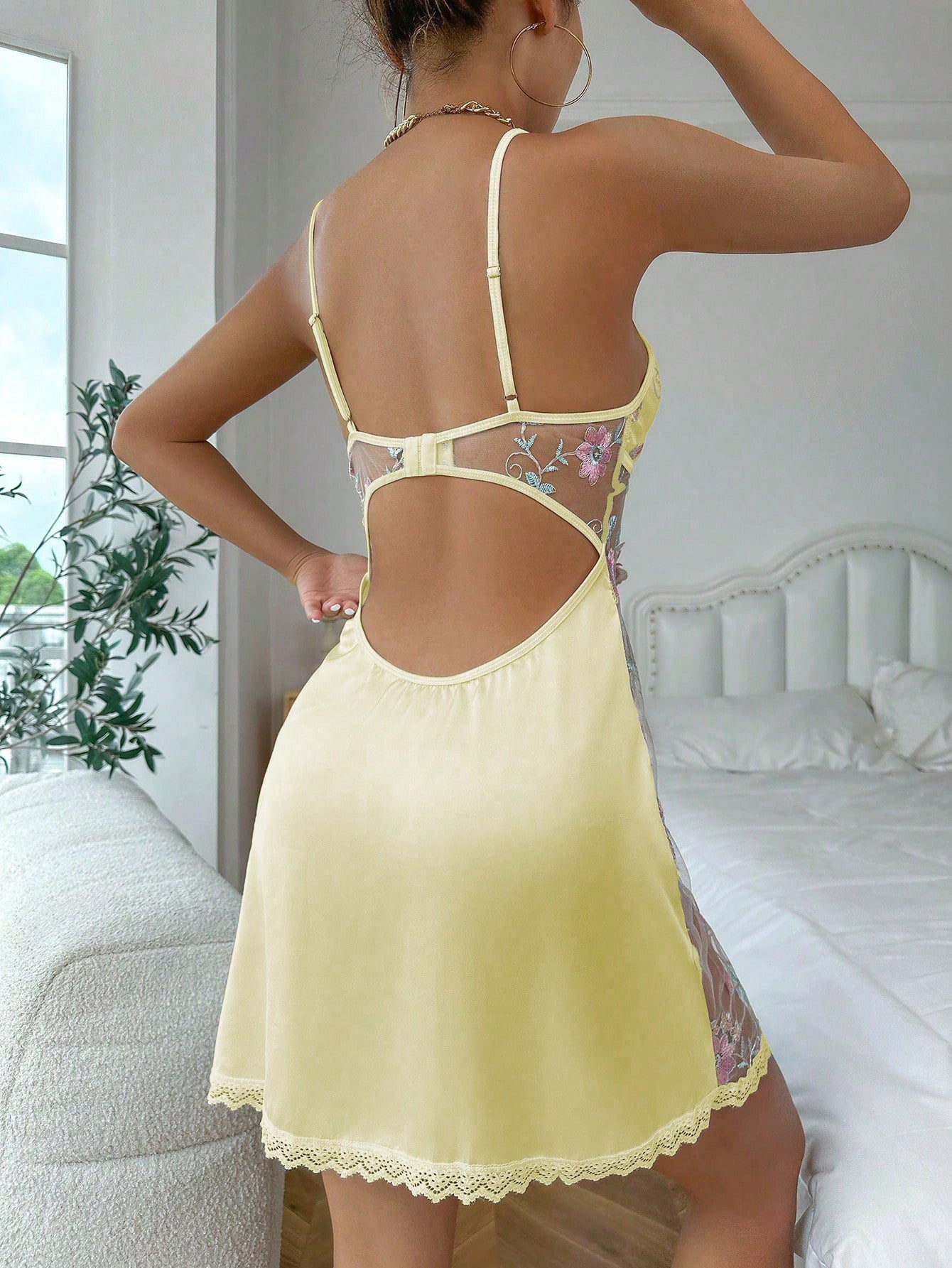 EMMA™ Robe nuisette en dentelle brodé