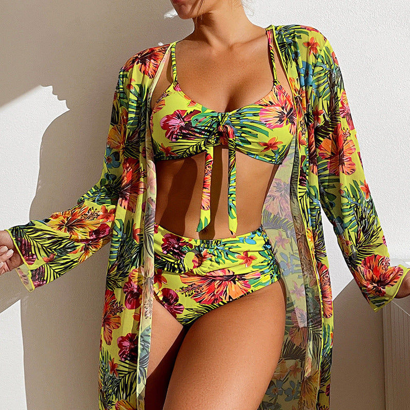 Bikinis à imprimé floral et cache-maillot